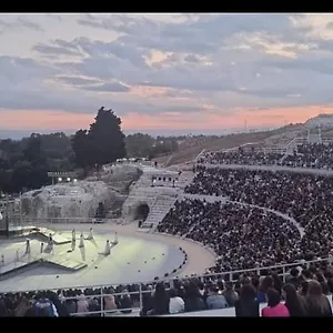 Appartamento Mi Scialai - Teatro A 150 Mt - Museo A 250 Mt -ortigia 1500 Mt, Syracuse