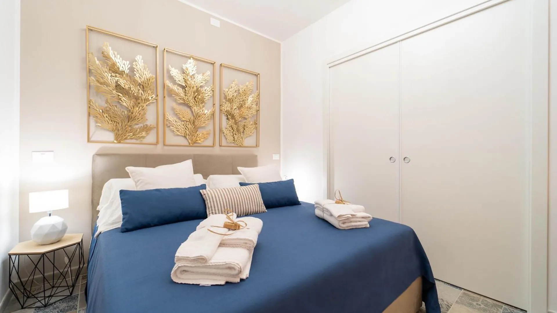 Regina Damarete Ortigia Boutique Apartment Syrakuzy 0*,  Włochy